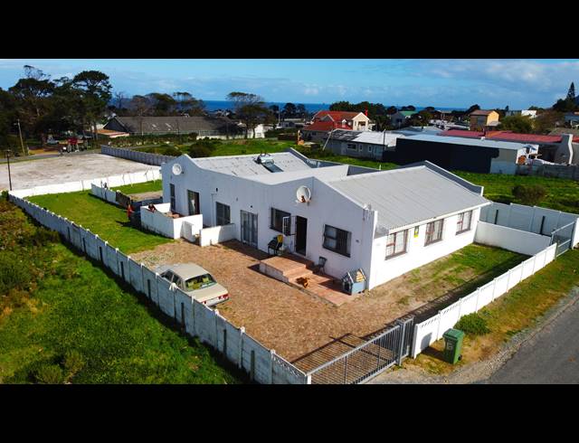 6 BEDROOM APARTMENT BLOCK FOR SALE IN KLEINMOND CENTRAL